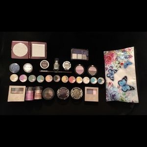 30 piece lot of makeup.